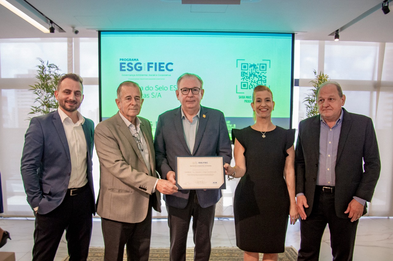 Ricardo Cavalcante entrega primeiro selo ESG FIEC a uma indústria